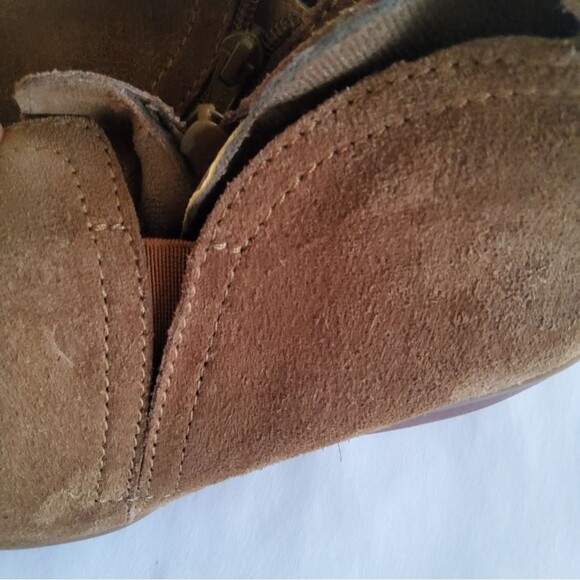 New Diba Suede Leather Taupe Ankle Boots Booties Size 9 - Picture 4 of 6